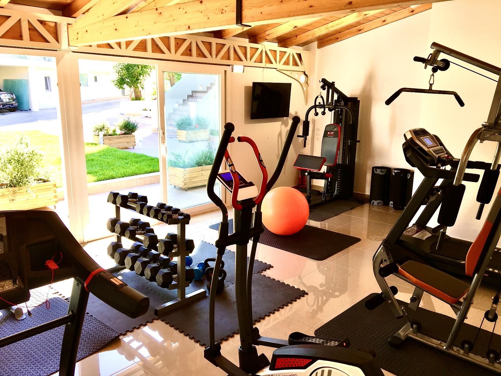 Palapart Gikas Suites And Studios Гувия Екстериор снимка